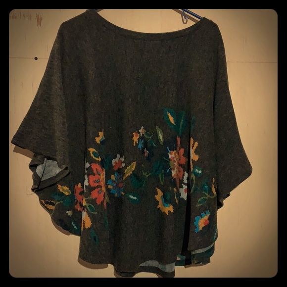 OB2-12 Sweaters - Cute poncho